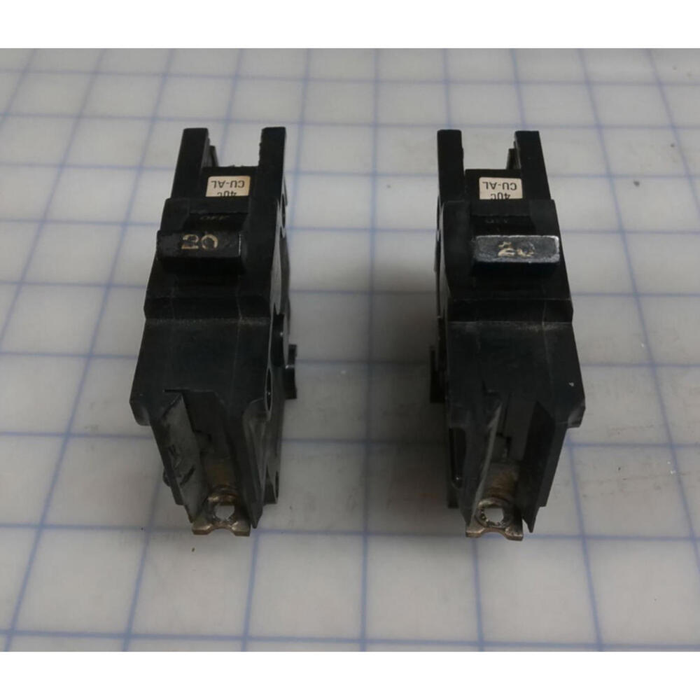 Lot of 2 Used 20 Amp Single-Pole Circuit Breakers (CU/AL)
